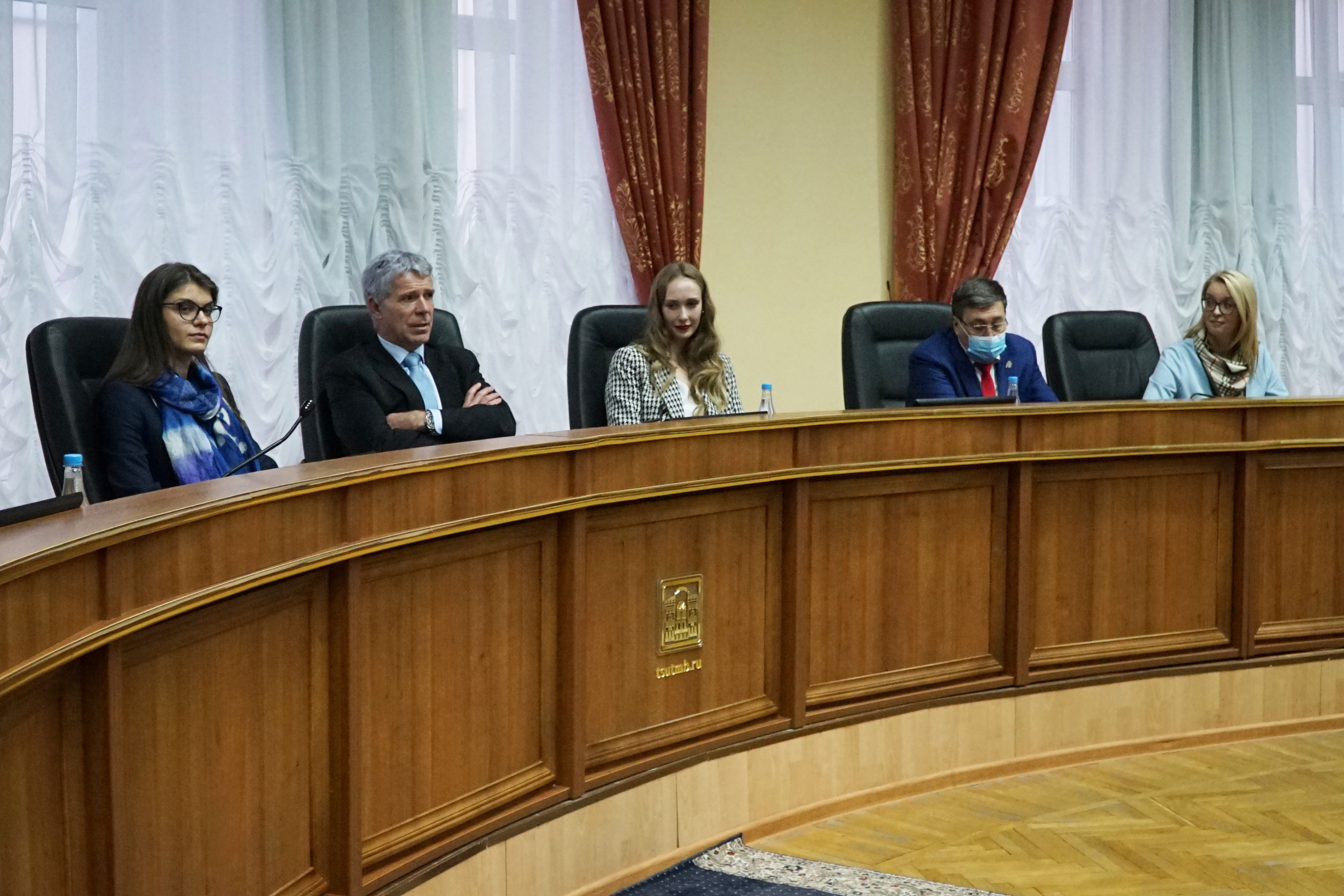 Изображение новости: Державинский университет посетил посол Великого Герцогства Люксембург в РФ Жорж Фабер