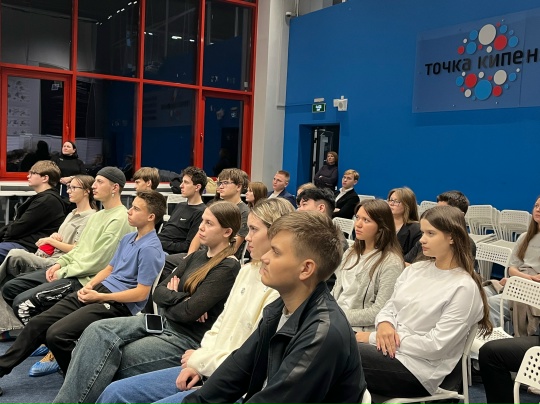 В День Героев Отечества состоялась встреча руководителей патриотических направлений совета обучающихся с Истоминым Алексеем Олеговичем