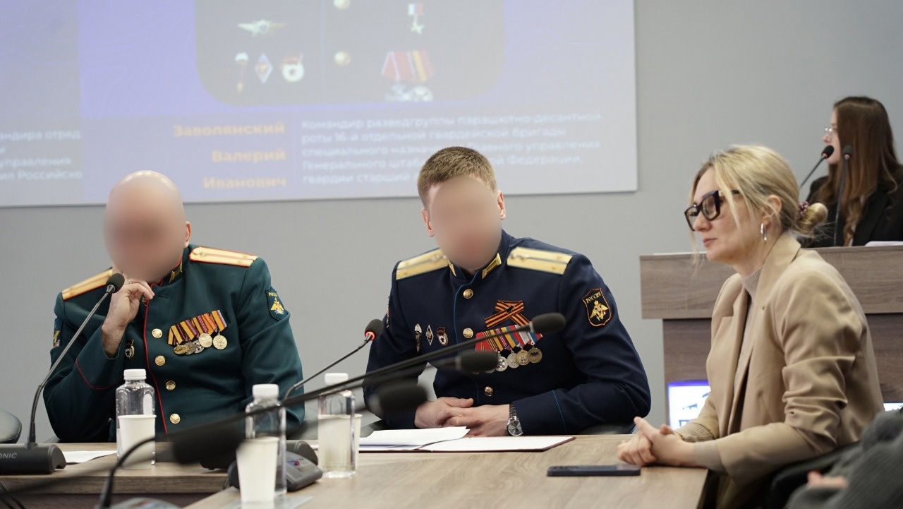 Изображение новости: В Державинском прошел круглый стол «Гордимся и помним»