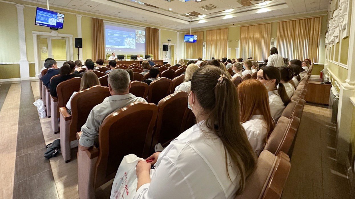 Изображение новости: В Державинском обсудили стандарты и перспективы оказания медицинской помощи женщинам и детям