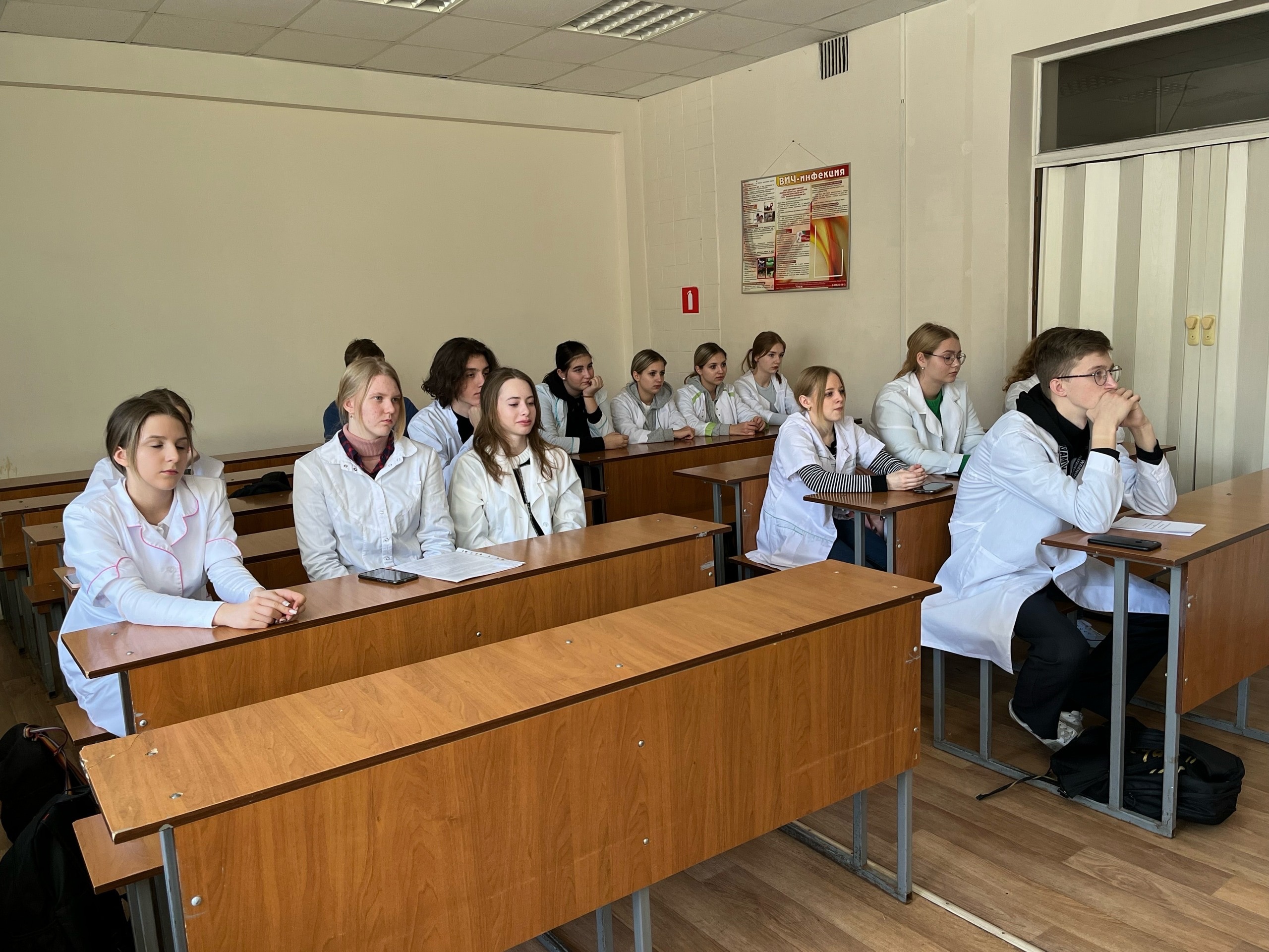 Студенты направления подготовки «Сестринское дело» провели для школьников Тамбовской области профориетационный стрим