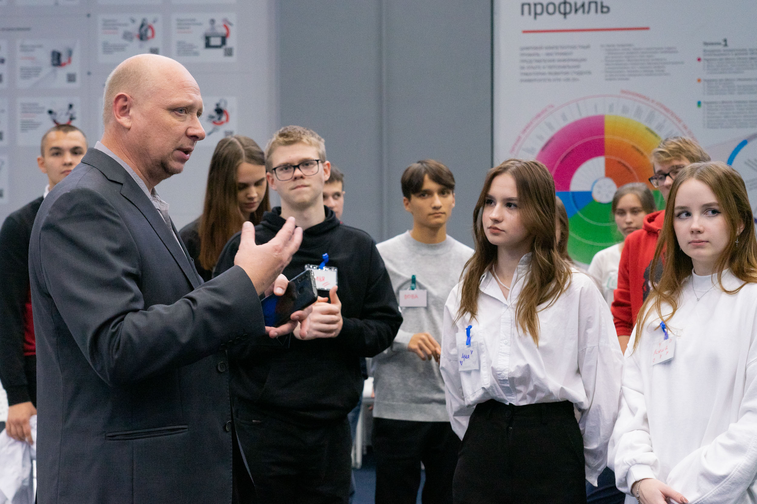 Изображение новости: В Центре одаренных детей Державинского открылась вторая профильная смена «Олимпиадная химия»