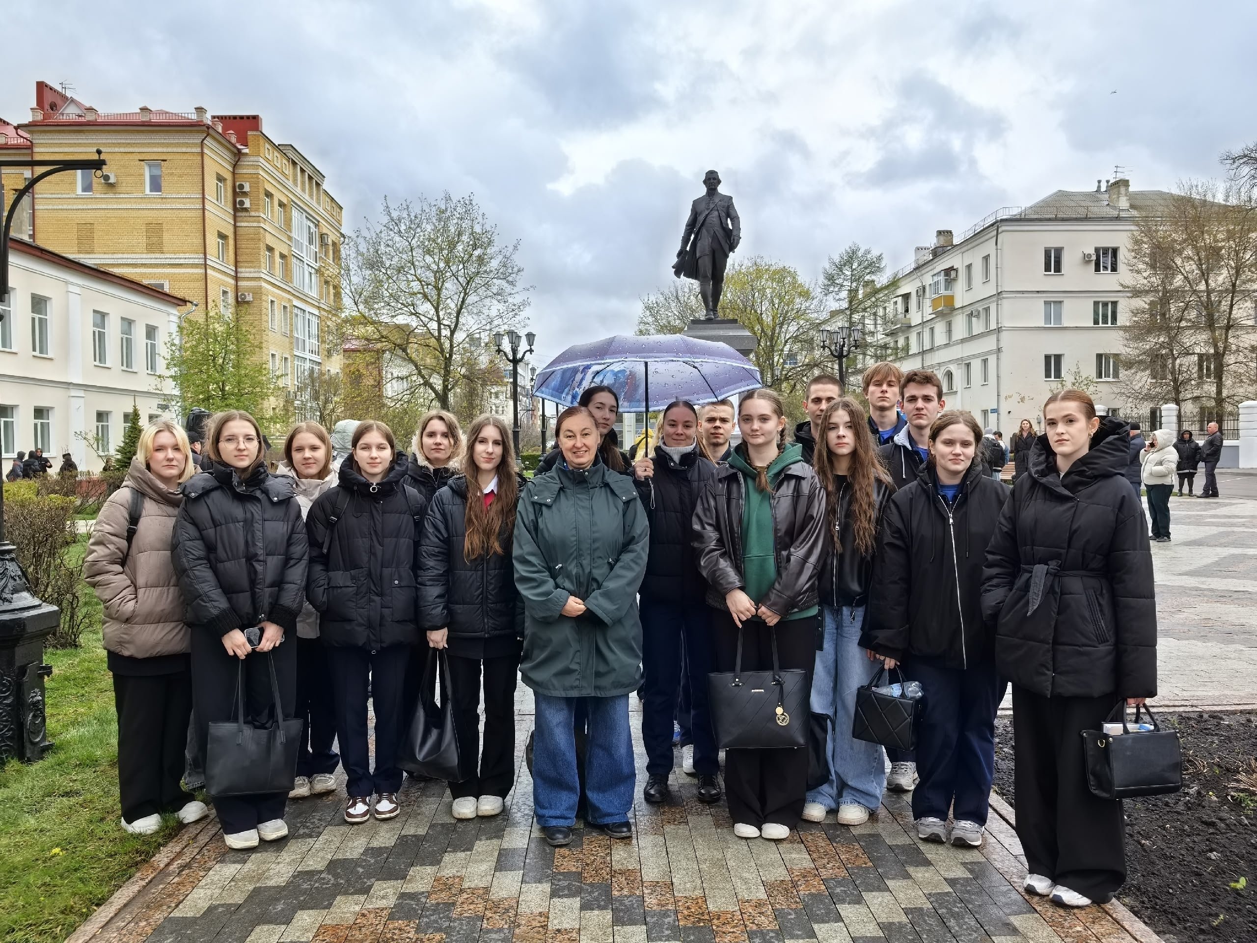 Державинцы — на открытии памятника Г.Р. Державину в Тамбове