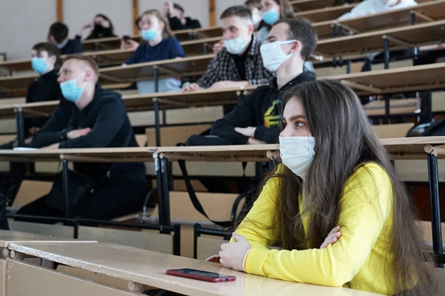 Изображение новости: Волонтеры-медики получили в подарок от ТГУ автомобиль для работы в районах области