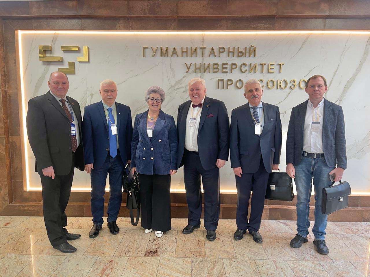 Изображение новости: Профессор Державинского Василий Трофимов – участник Лихачевских научных чтений 