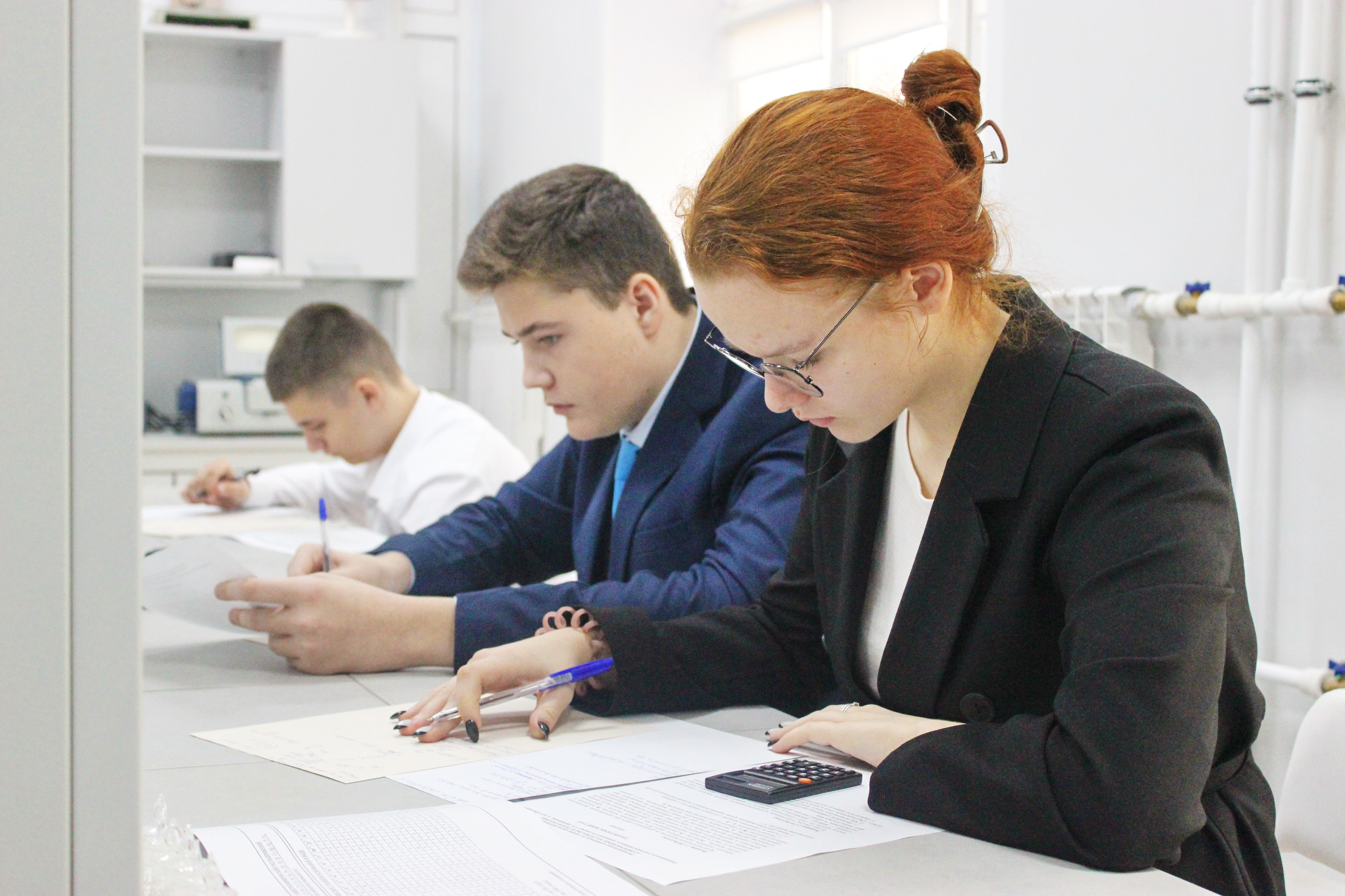 Изображение новости: Школьники написали региональную олимпиаду по химии в Державинском