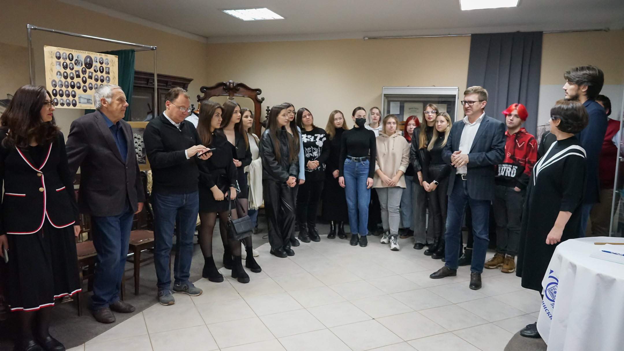 Изображение новости: В Музее Державинского открылась выставка об истории рекламного образования в Тамбовской области