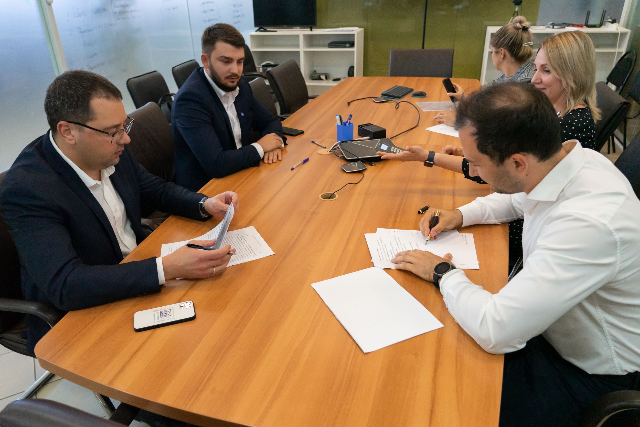 Державинский подписал соглашения о сотрудничестве с ведущими IT-компаниями региона фото анонса