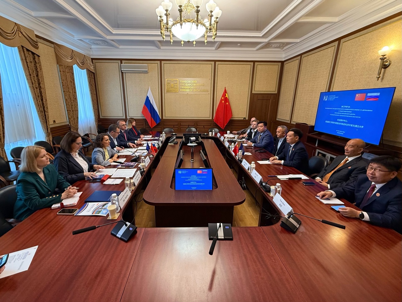 Изображение новости: Державинский принимает представительную делегацию провинции Цзянсу (КНР) 