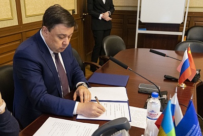 Изображение Державинский университет и Хэнаньский женский профессиональный институт (Китай) подписали соглашение о сотрудничестве