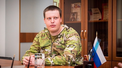 Изображение Державинский посетил выпускник вуза, военный врач Андрей Горбунов 