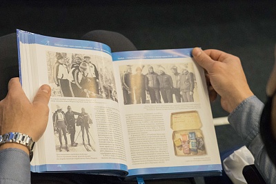 Изображение В Державинском презентовали книгу «Лыжный спорт через призму поколений» под научным редакторством ректора Владимира Стромова 