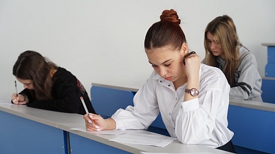 В Державинском прошел «Финатлон для старшеклассников» фото анонса