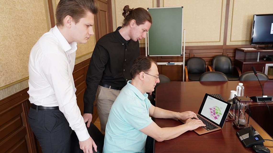 Ученые Державинского и МГУ имени М.В. Ломоносова разработали методики обучения иностранному языку на основе искусственного интеллекта фото детальные