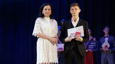Изображение  В Державинском вручили аттестаты выпускникам профильных классов