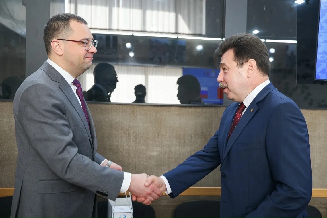 Официальные встречи с участием ректора Державинского Павла Моисеева в Республике Кыргызстан фото детальные