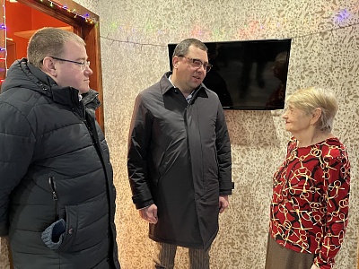 Изображение Университет поздравляет с Новым годом своих ветеранов