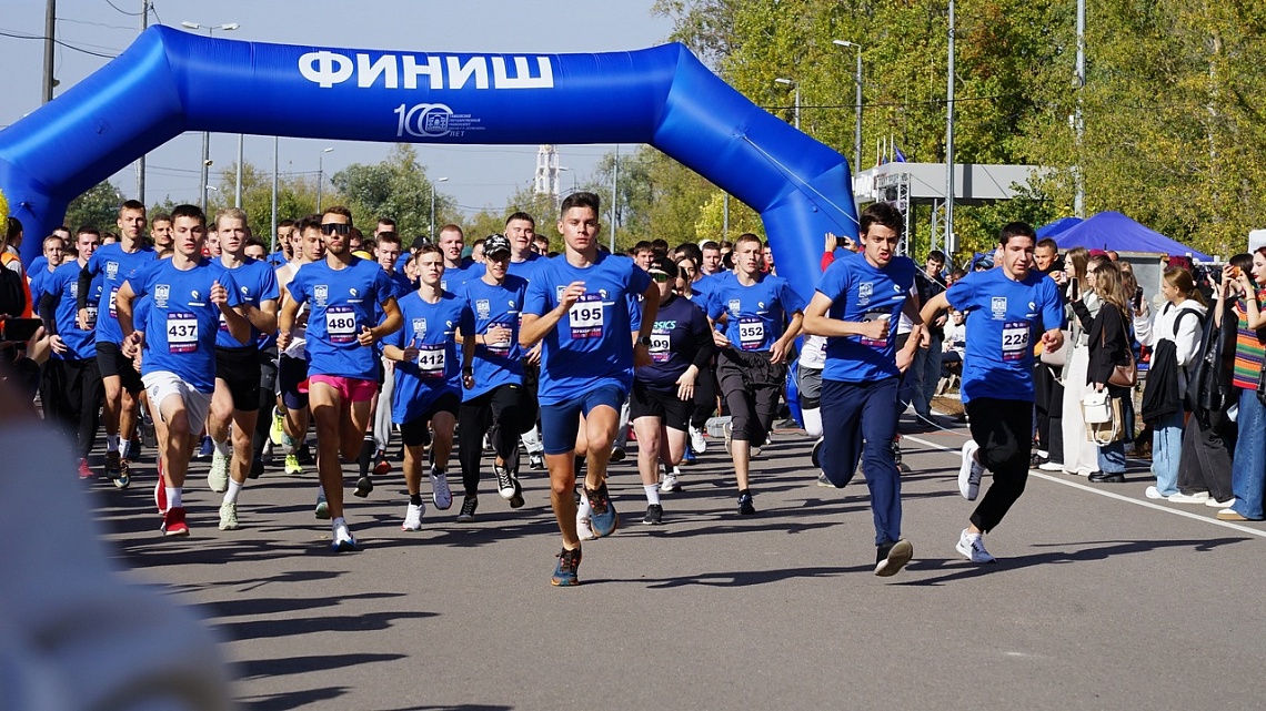 Державинский университет в восьмой раз провел «Державинскую милю» фото детальные