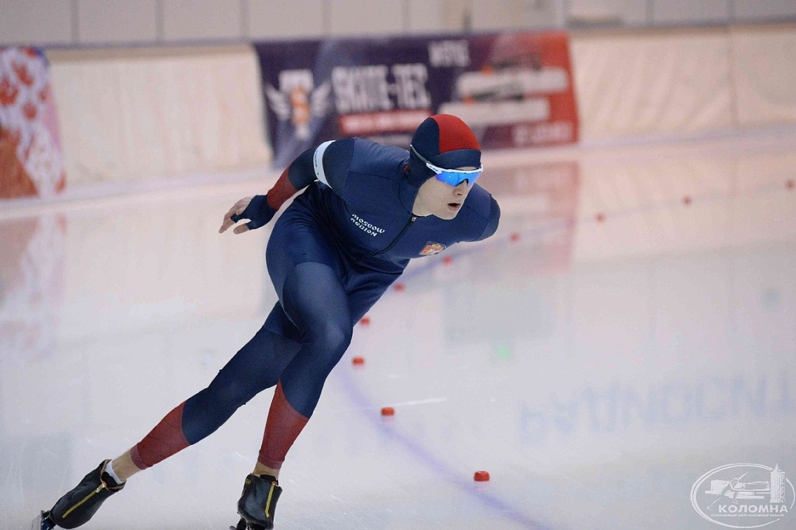 Студент Державинского Сергей Букуев успешно выступил на Первенстве по конькобежному спорту и VII Всероссийской зимней Универсиаде фото детальные