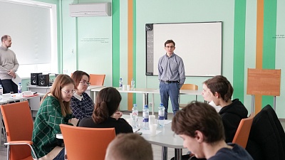 Изображение Державинцы — победители деловых игр по традициям, культуре, истории и современным формам межнациональных отношений в России