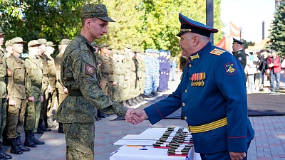 Изображение Выпускники Военного учебного центра Державинского получили погоны лейтенантов и сержантов