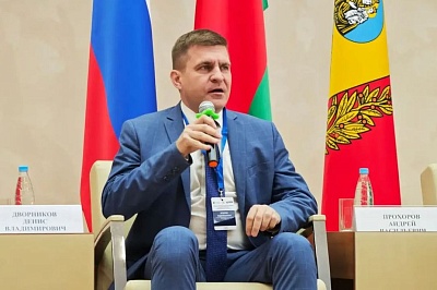 Изображение Профессор Державинского Андрей Прохоров представляет вуз на III Белорусско-Российском студенческом медиафоруме