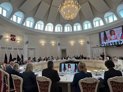 Изображение Державинский презентовал учебник по курсу «Журналистика» для непрофильных направлений вузов РФ
