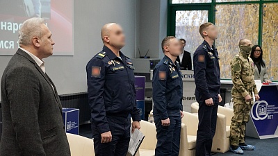 Изображение Накануне Дня народного Единства и Дня военного разведчика в Державинском состоялась встреча с героями СВО