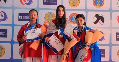 Изображение Студентка Державинского  Ксения Самойлова  – чемпионка первенства мира по борьбе на поясах