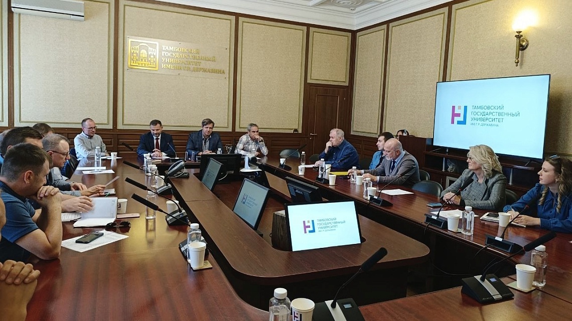 В Державинском известные политологи обсудили итоги выборов фото детальные