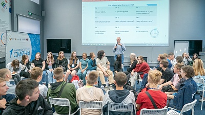 Изображение новости Для школьников ЛДНР провели лекцию-викторину «Время жить без опасности и быть здоровым!»