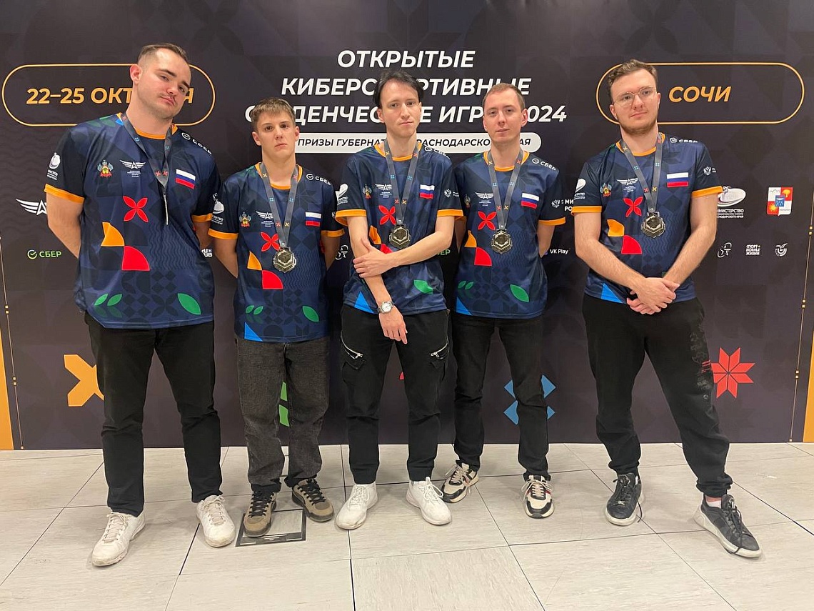 Киберспортсмены Державинского – вице-чемпионы России фото детальные