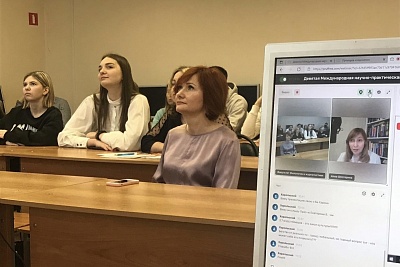 Изображение Современные тренды развития журналистики, рекламы и связи с общественностью обсудили в Державинском