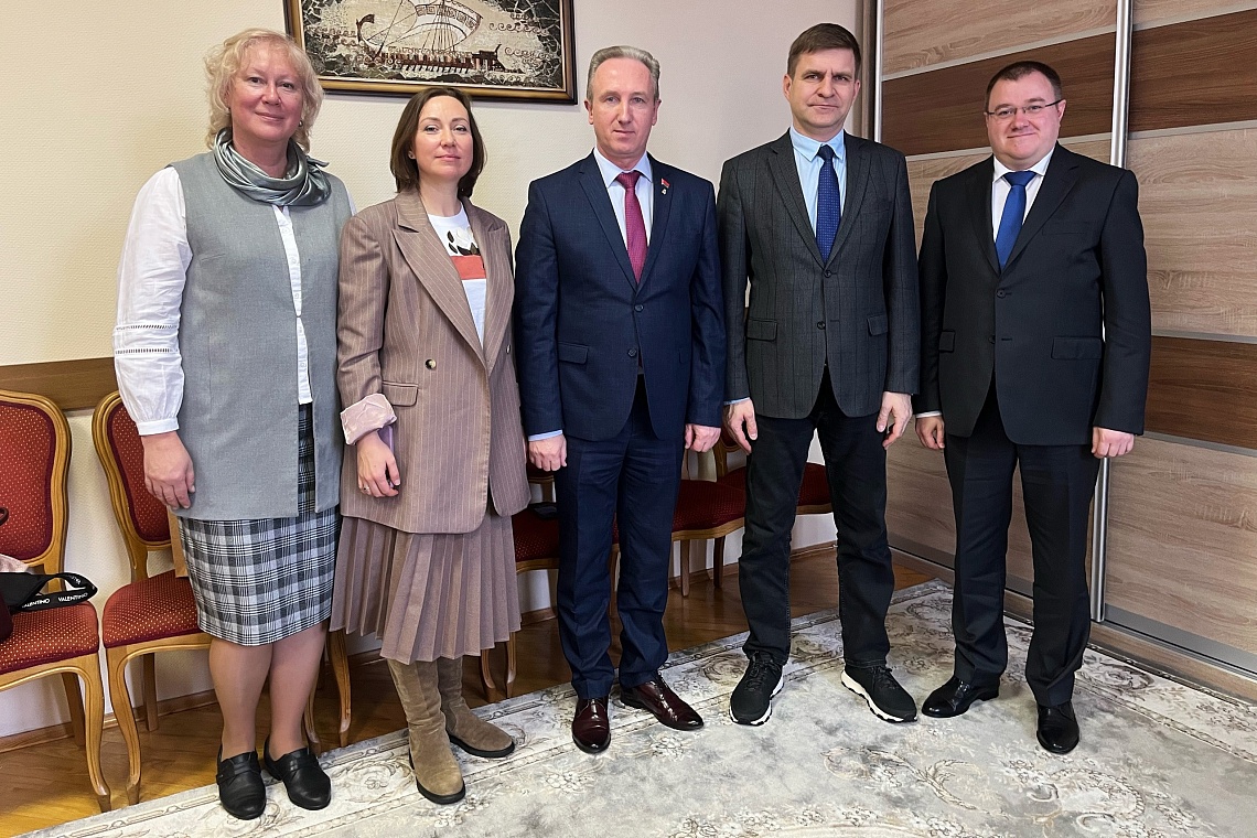 Державинский реализует совместные просветительские инициативы с Барановичским государственным университетом фото детальные